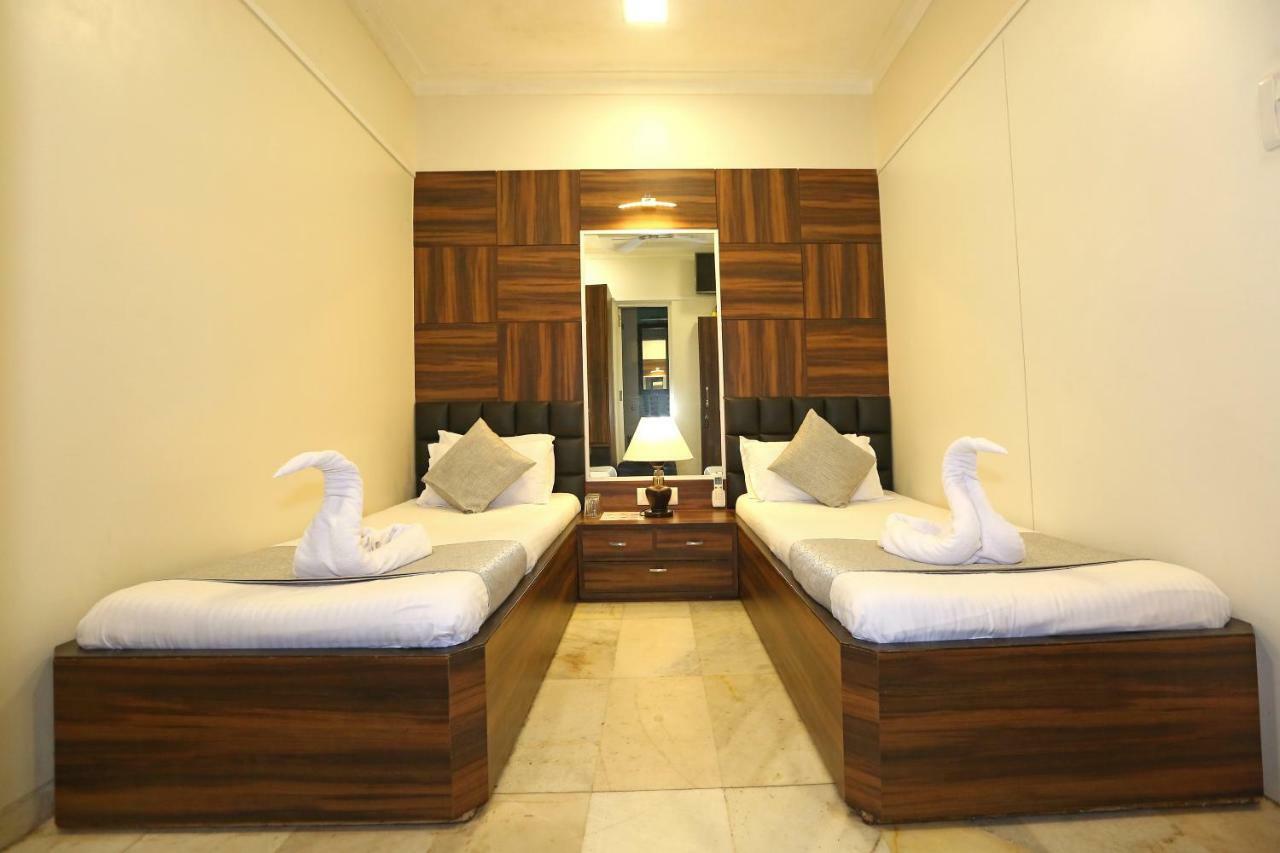Gulf Hotel มุมไบ ภายนอก รูปภาพ